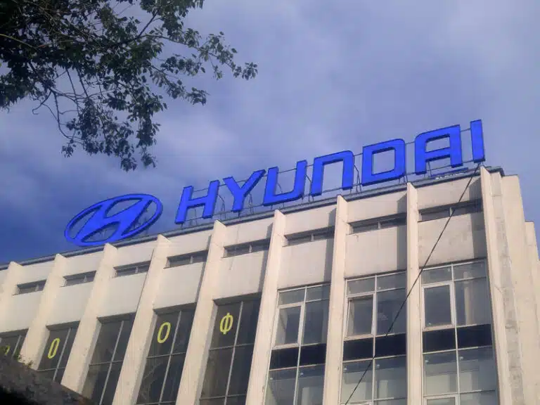 Крышная установка в алматы для рекламы