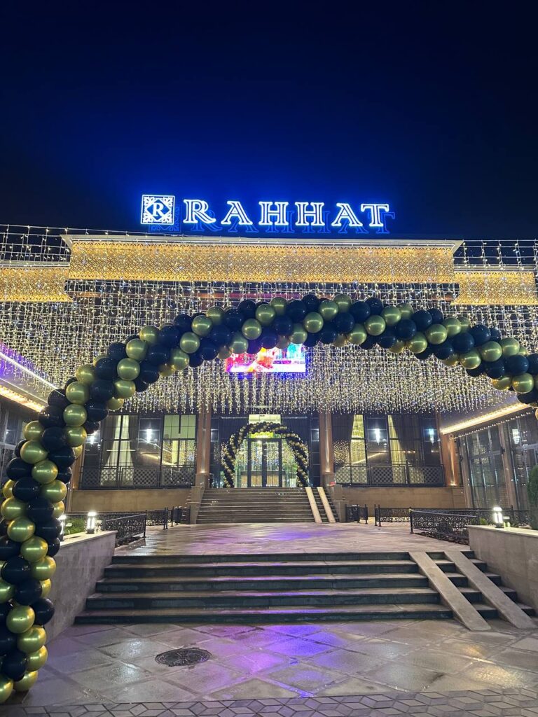 Крышная установка в Алматы для рекламы